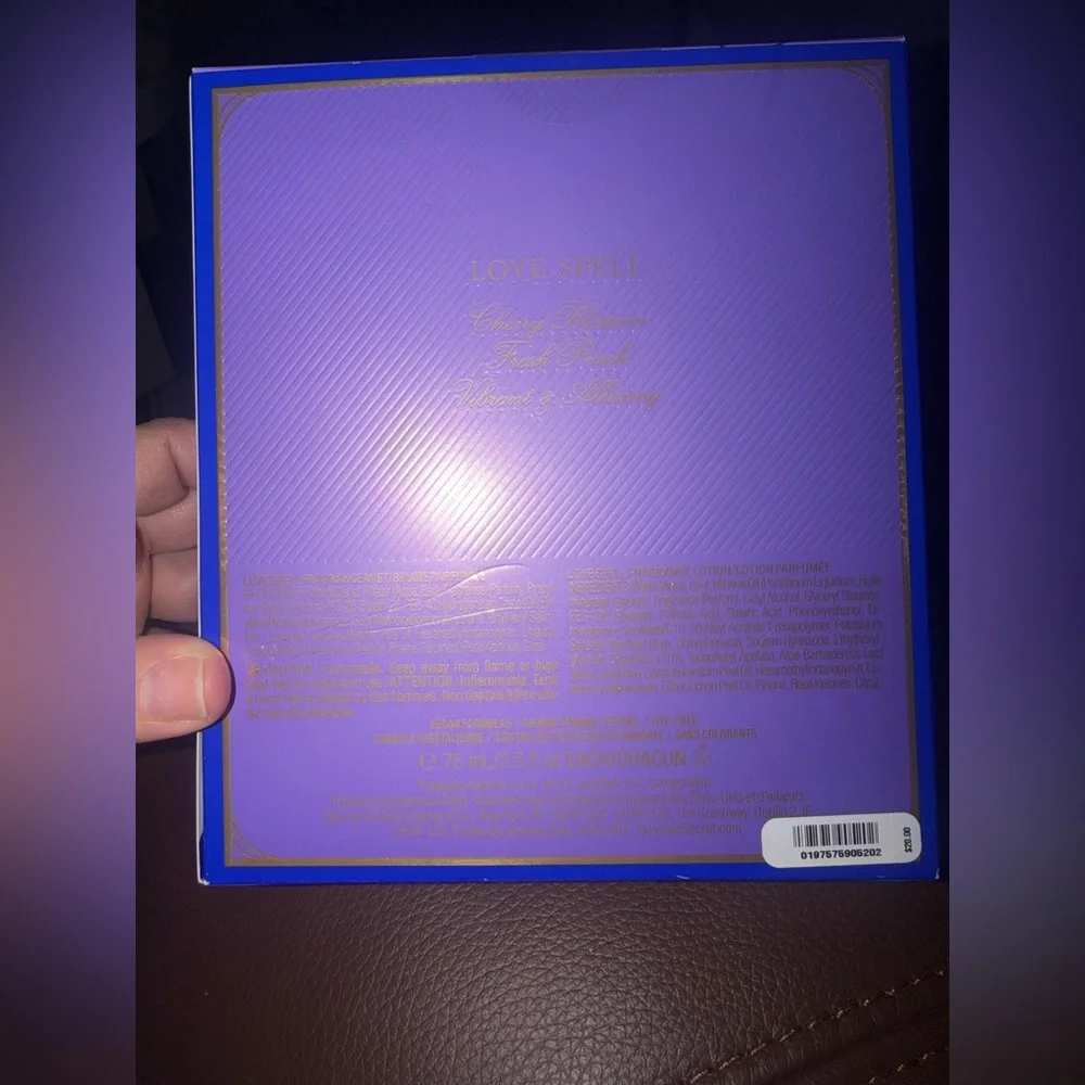 Victoria's Secret Small Love Spell Gift Box - NWT - Picture 2 of 3